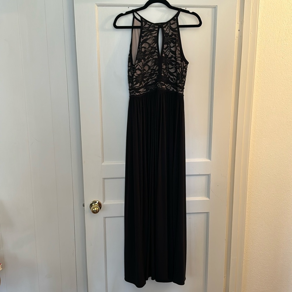 NIGHTWAY Formal Gown - Nightway size 4 long black skirt with detailed chest